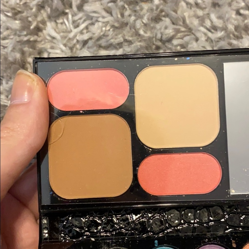 Makeup palette - Picture 3 of 5